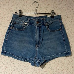 NWT AE Size 6 Mom Short